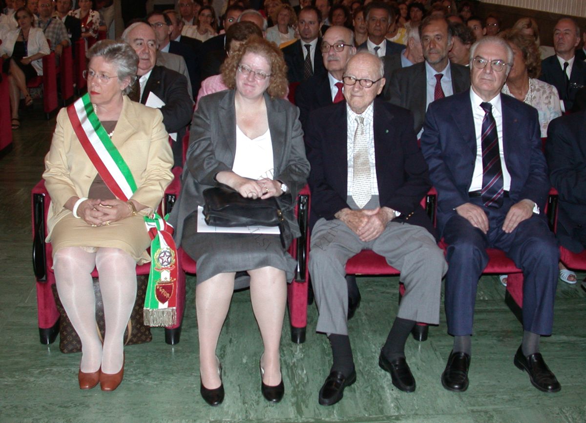 Prima fila: la Vice Sindaco di Roma, Maria Pia Garavaglia (1° da sn)