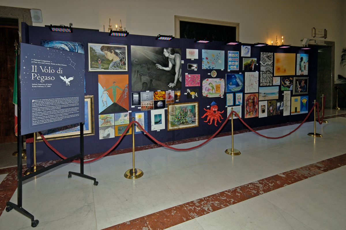 Anti Aula Magna dell'Istituto Superiore di Sanità, allestimento con parte delle opere che hanno partecipato al concorso "Il Volo di Pègaso" prima edizione, 2009