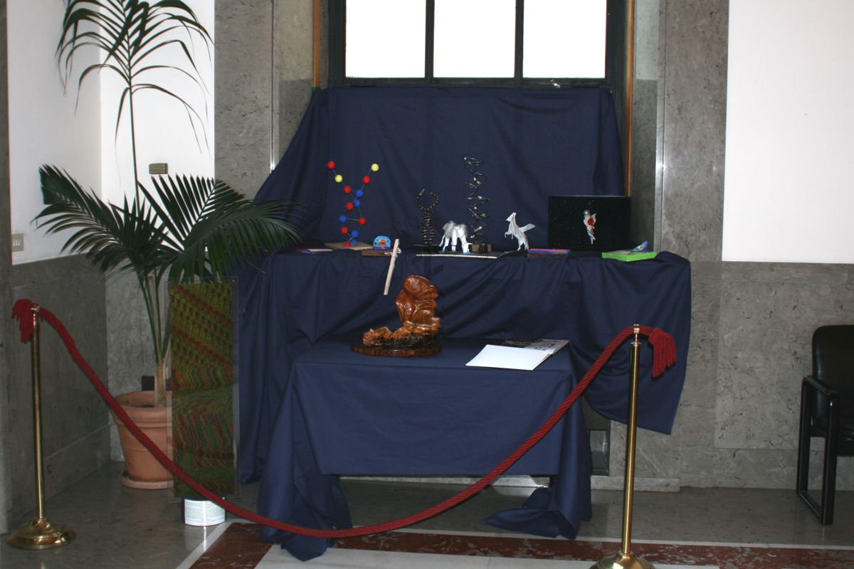 Allestimento presente in anti aula magna con le sculture che hanno partecipato al concorso "Il Volo di Pègaso" prima edizione, 2009