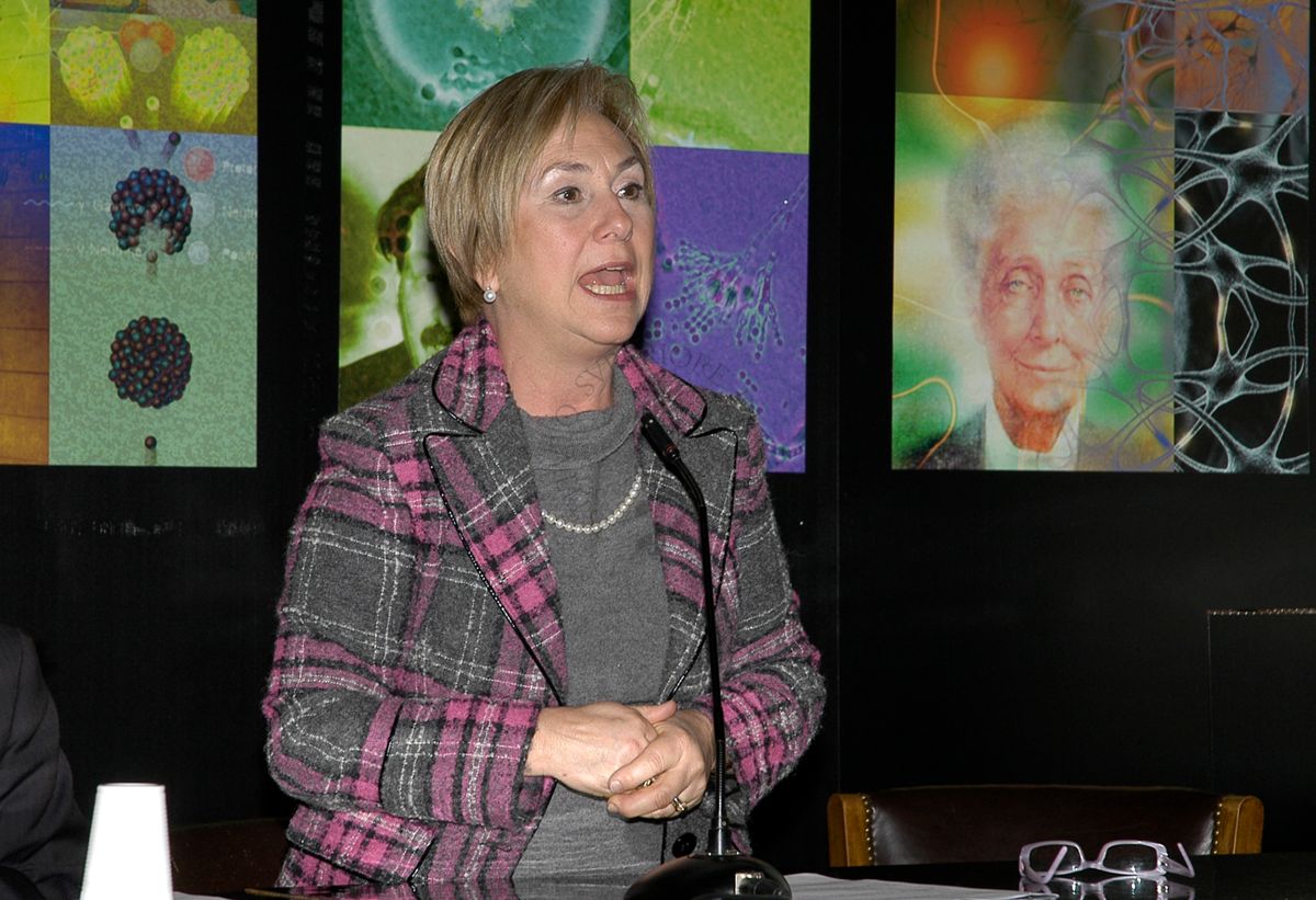 Intervento in aula magna della Dr.ssa Monica Bettoni, direttrice generale dell'ISS, durante la prima edizione de: "Il Volo di Pègaso", anno 2009