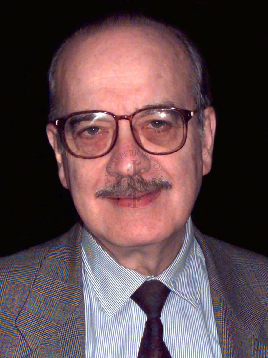 Ritratto di Giuseppe Benagiano (Roma, 15 ottobre 1937) è un ginecologo, accademico, endocrinologo e ricercatore italiano; direttore dell'Istituto Superiore di Sanità dal 1996 al 2001