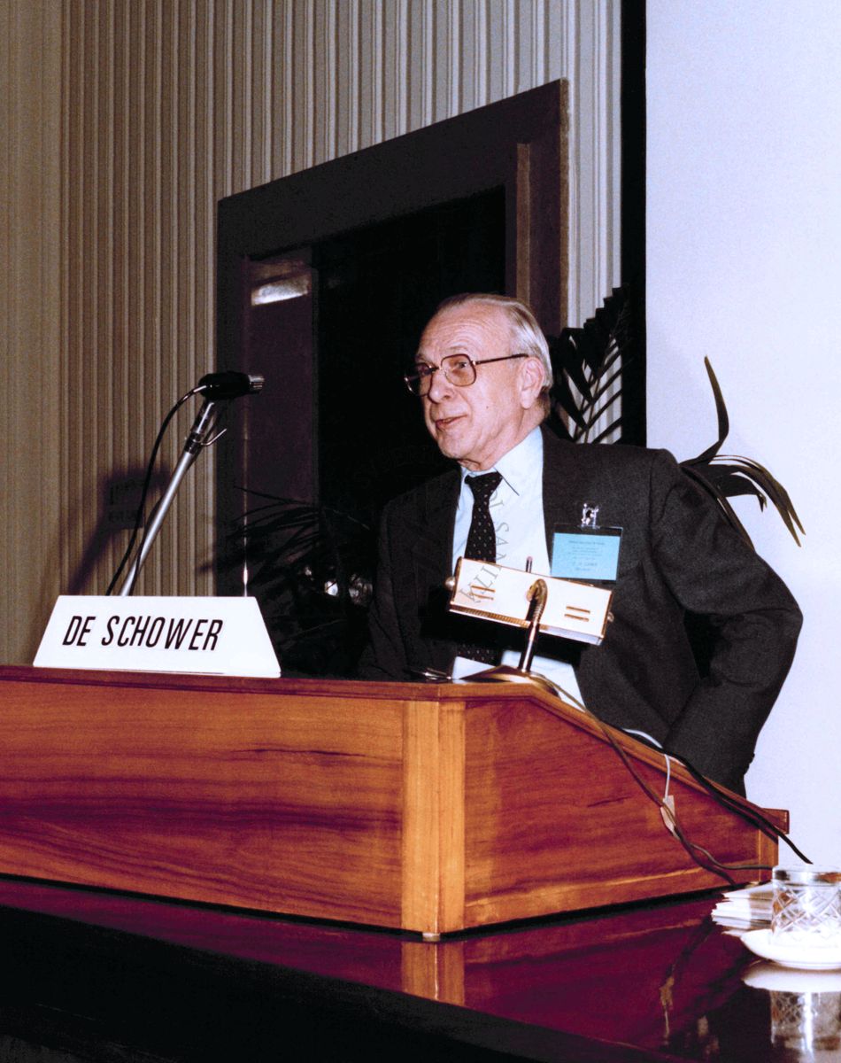 Prof. De Schower  durante un intervento in Aula Magna