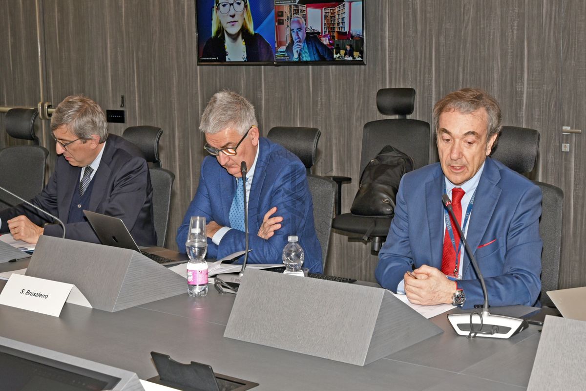 Pre-meeting with OMS (with Christine Brown) del 2 Febbraio 2023 in Istituto Superiore di Sanità. Sono visibili da sinistra a destra: Andrea Brandolini, Silvio Brusaferro e Luigi Bertinato