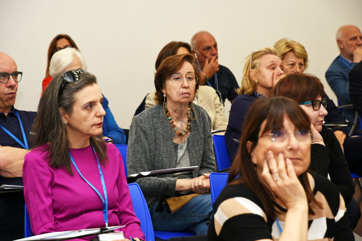 La Dott.ssa Elisabetta Poltronieri del Servizio Comunicazione Scientifica (al centro) tra i partecipanti al Convegno