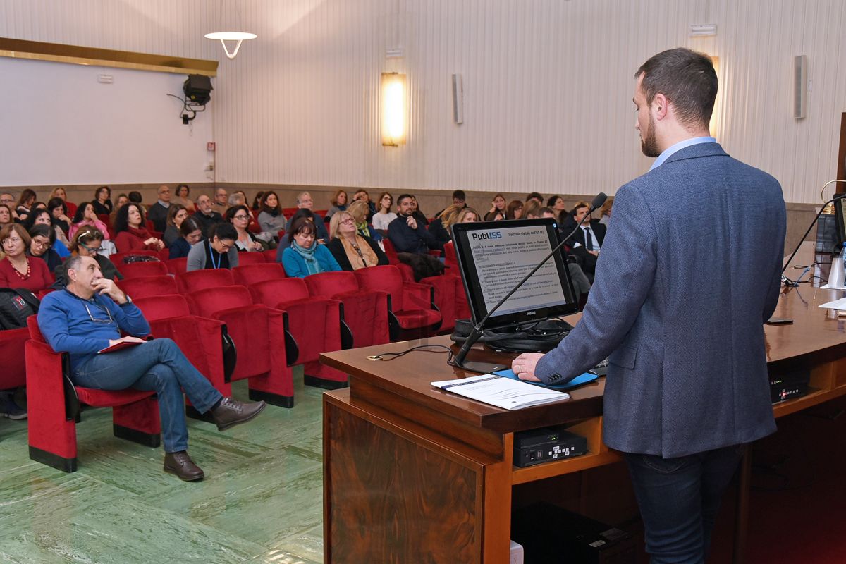 Panoramica sui partecipanti al Convegno durante l'intervento del Dott. Filippo Santoro del Servizio Tecnico Scientifico di Coordinamento e Supporto alla Ricerca dell'Istituto Superiore di Sanità