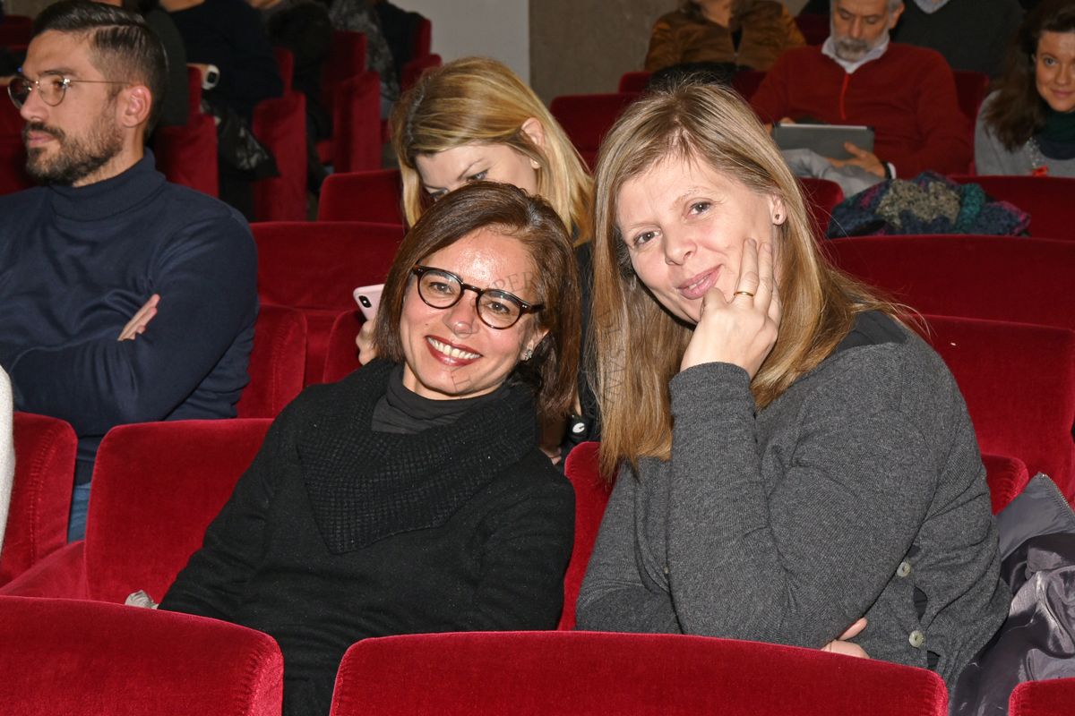 Monica Zedda (a sinistra) e Ilaria Sorcini (a destra) della Biblioteca dell'Istituto Superiore di Sanità