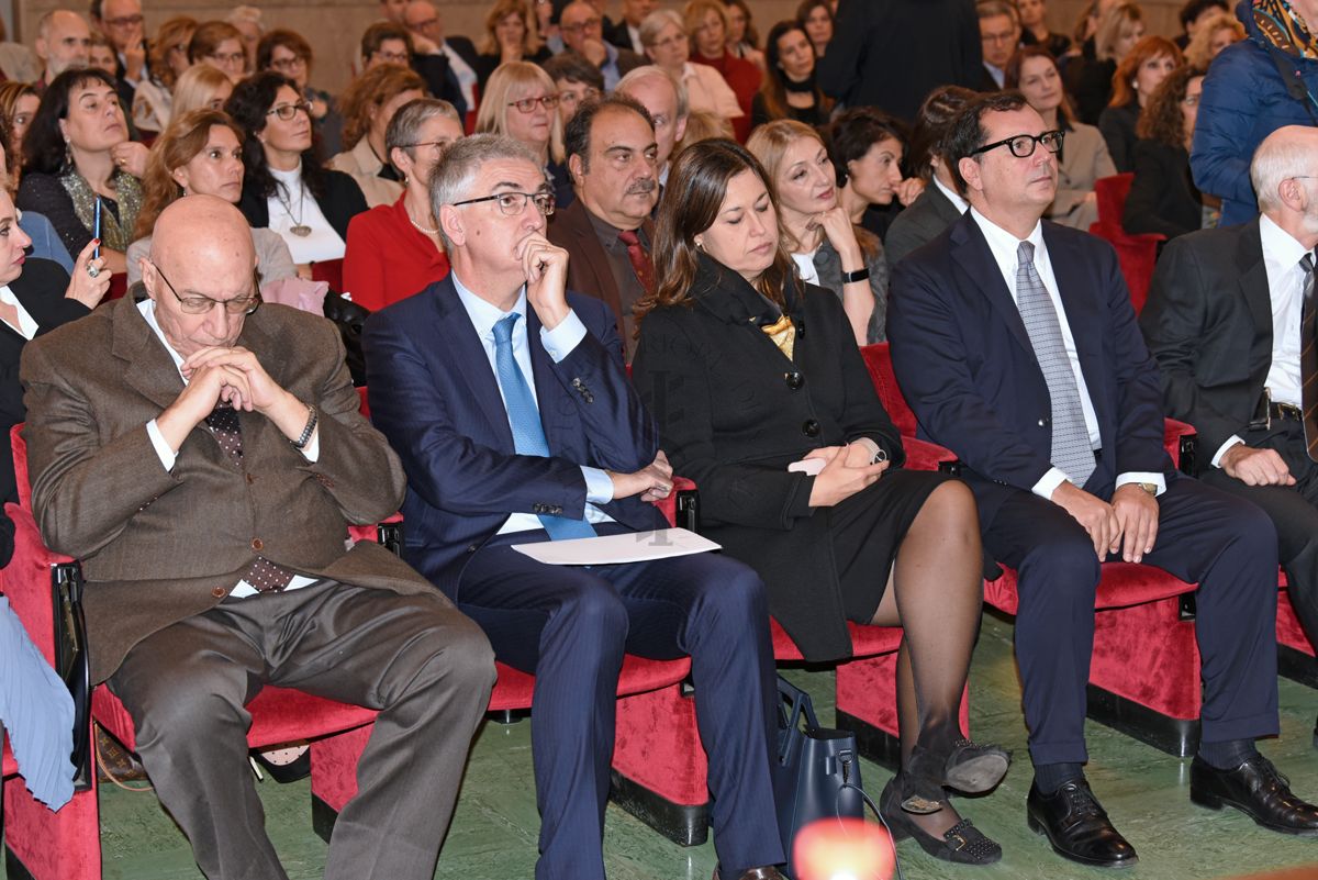 Panoramica sui partecipanti al Convegno su Hiv-Aids. In prima fila il Presidente dell'ISS Silvio Brusaferro (secondo da sinistra) e il Direttore Generale dell'ISS Andrea Piccioli (quarto da sinistra)