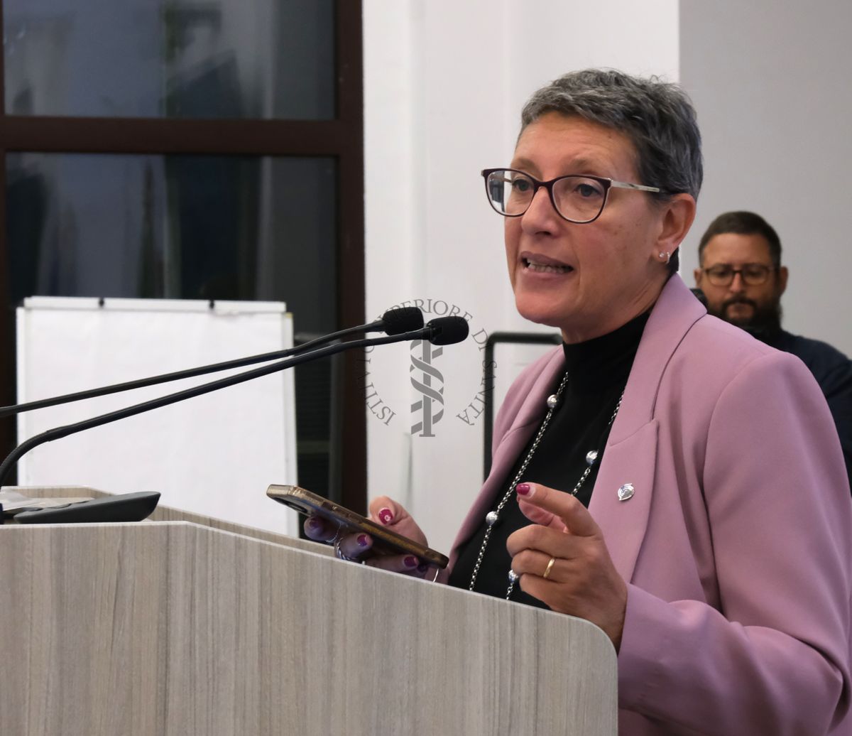 La Dottoressa Calandra Teresa durante il suo intervento