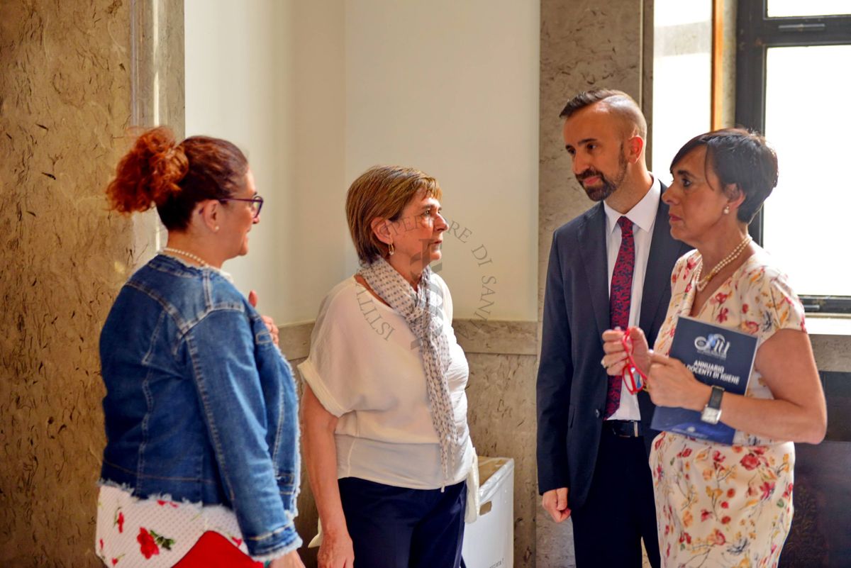 Tre relatori del Convegno: la Dott.ssa C. M. Zotti (seconda da sinistra),  il Prof. Fabrizio Bert (terzo da sinistra) e la Prof.ssa Roberta Siliquini (quarta da sinistra)