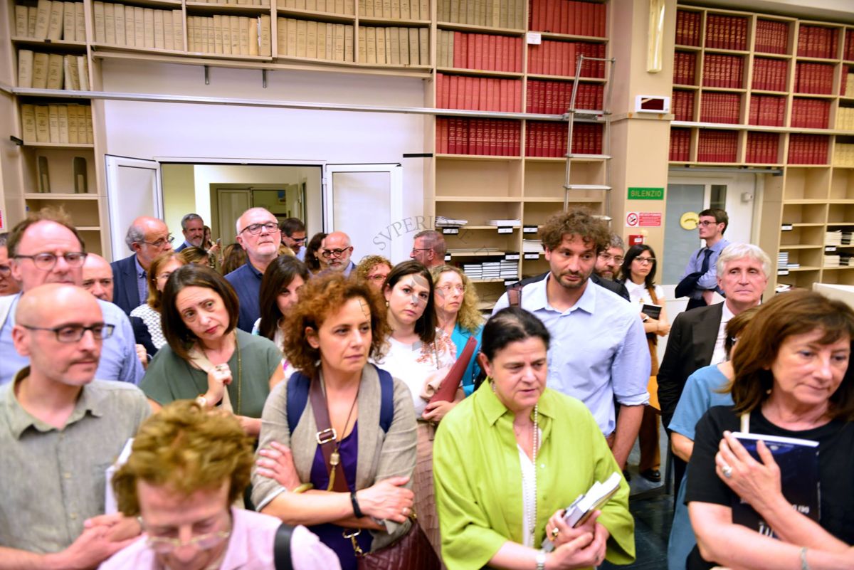 Un gruppo di partecipanti al Convegno Formazione e Ricerca in Igiene e Sanità durante la visita alla Biblioteca dell'Istituto Superiore di Sanità