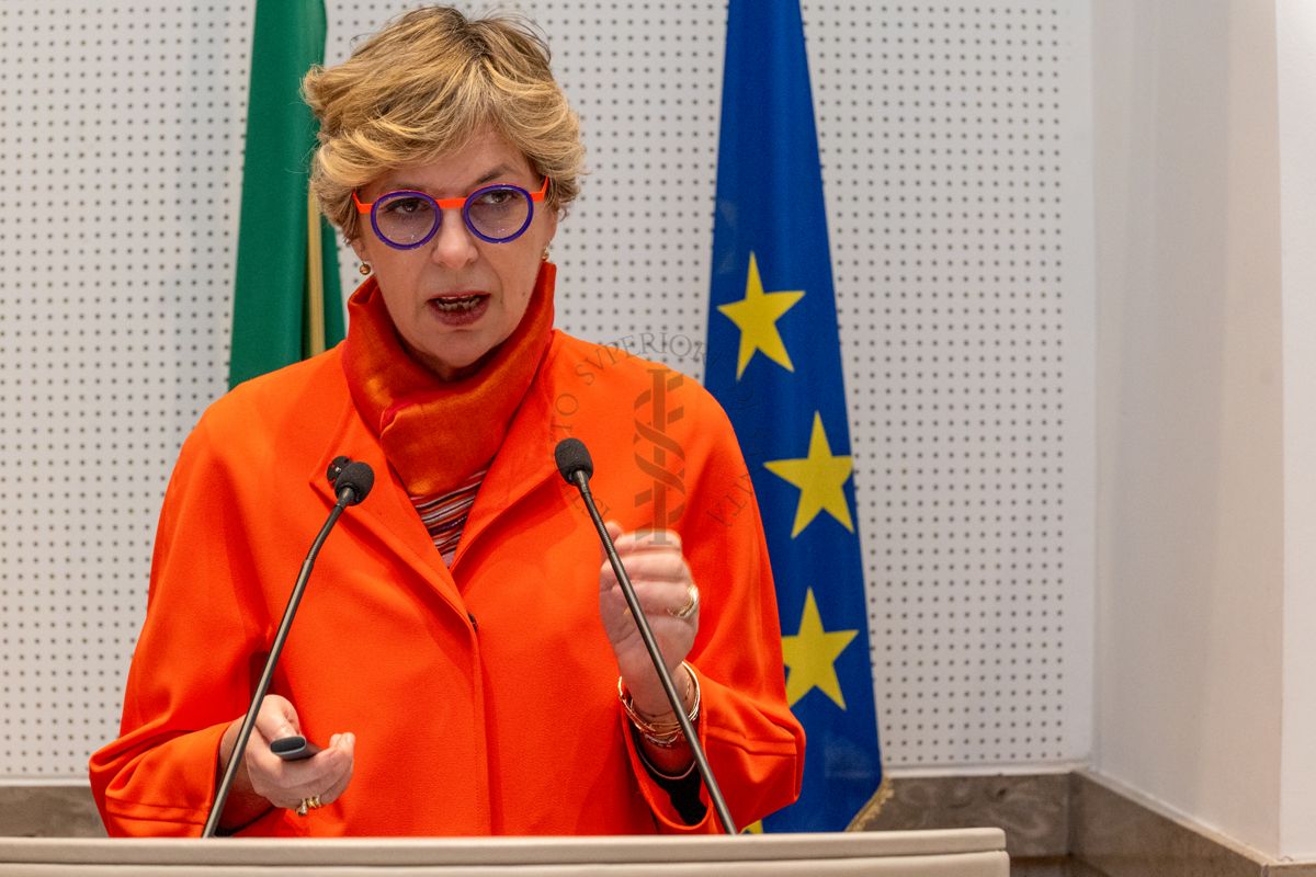 La dott.ssa Evis Sala, ministra della Salute e del Benessere sociale dell'Albania durante il suo intervento