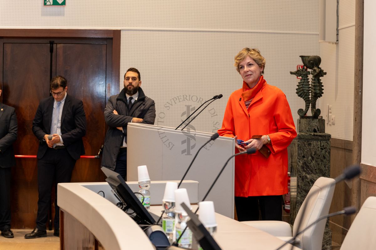 La dott.ssa Evis Sala ministra della Salute e del Benessere sociale dell'Albania durante il suo intervento