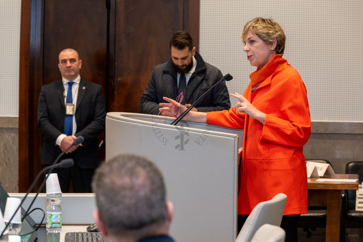 La dott.ssa Evis Sala ministra della Salute e del Benessere sociale dell'Albania durante il suo intervento