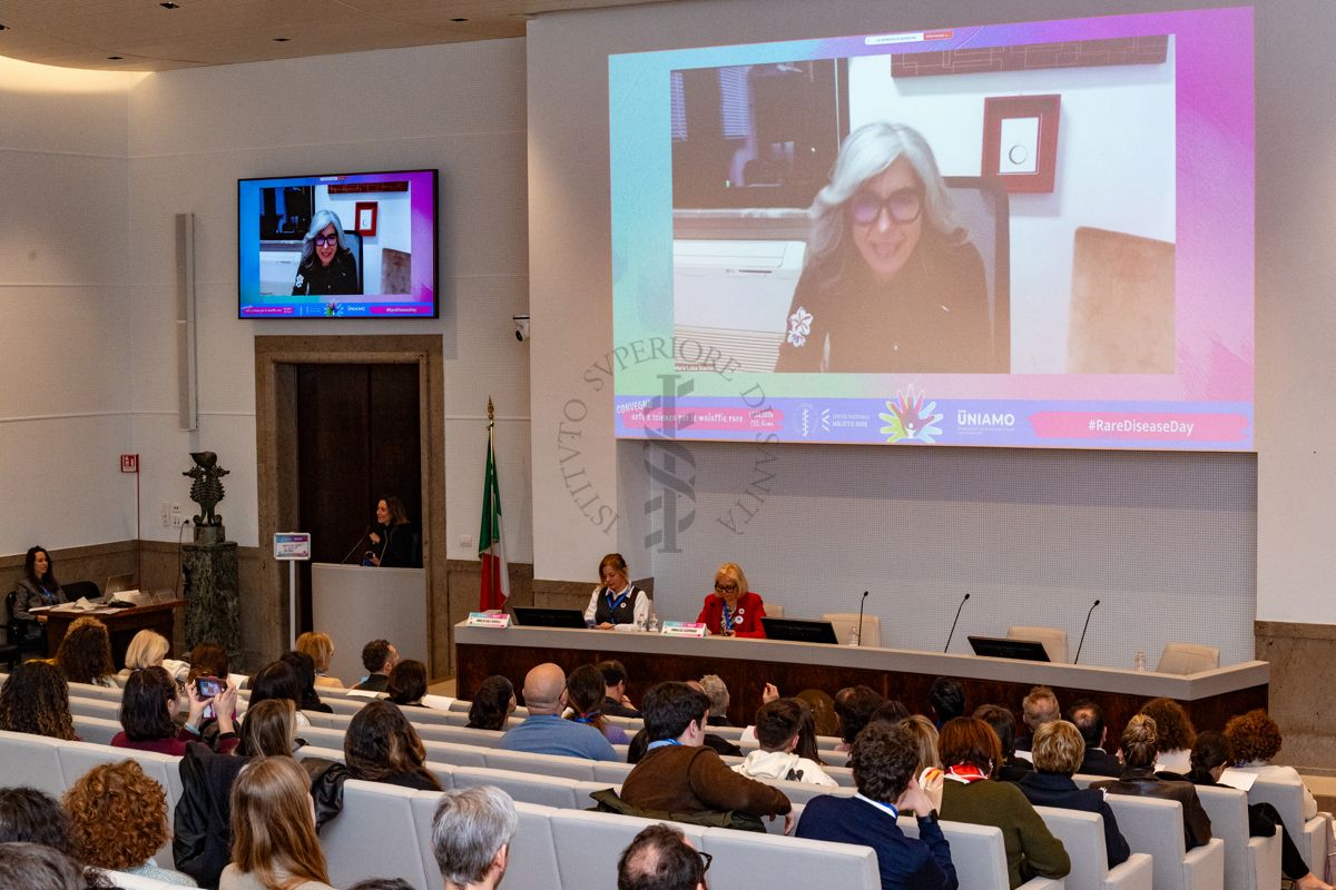 Intervento da remoto della Dott.ssa Maria Luisa Scattoni, Direttore del Centro Nazionale Malattie Rare dell'Istituto Superiore di Sanità