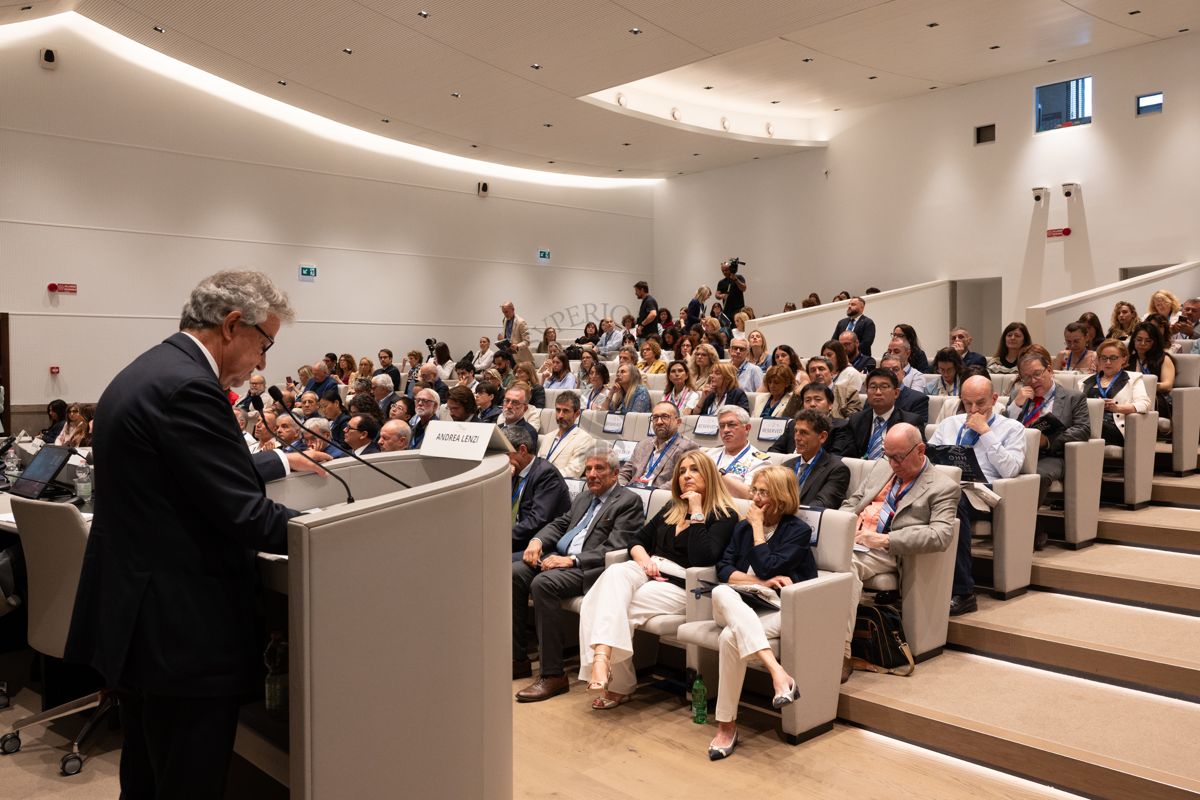 Panoramica sui partecipanti al Congresso "Ocean Human Health" durante l'intervento del Prof. Andrea Lenzi, Presidente del Consiglio Nazionale delle Ricerche