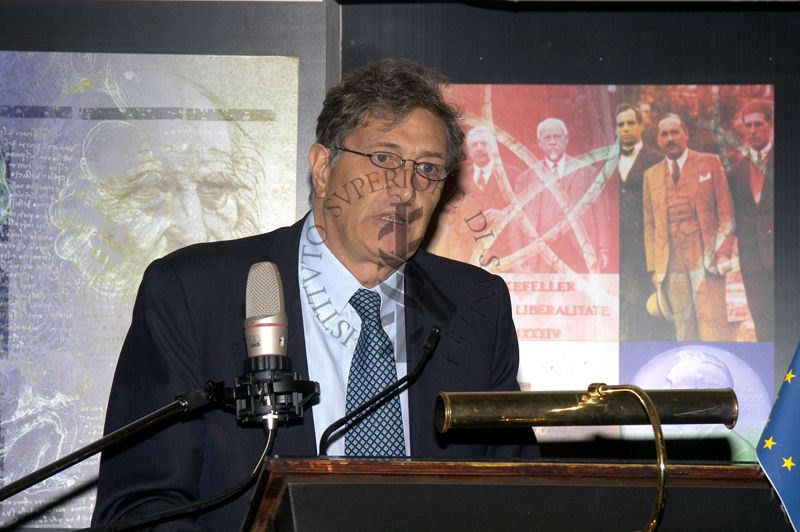 Guido Rasi, Presidente dell'AIFA (Agenzia Italiana del Farmaco), interviene in aula magna, durante la prima edizione de: "Il Volo di Pègaso", anno 2009