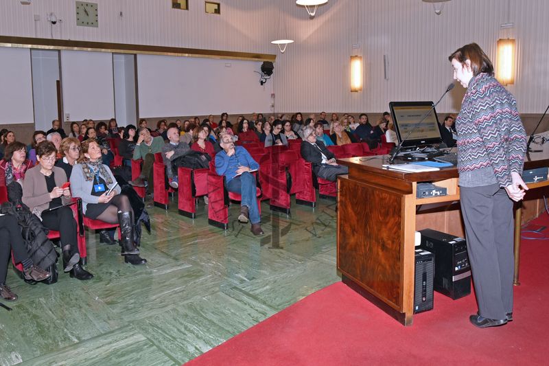 Panoramica sui partecipanti al Convegno durante l'intervento della Dott.ssa Elisabetta Poltronieri del Servizio Comunicazione Scientifica dell'Istituto Superiore di Sanità