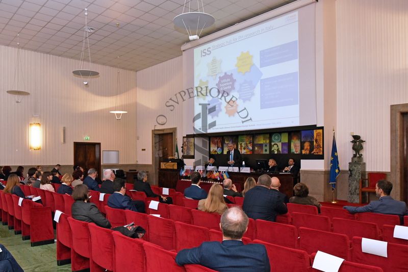 Aula Pocchiari ISS, Summit PHACEE: intervento di Silvio Brusaferro, Roberto Antonione, Mira Dasic e Luca Rosi