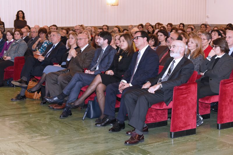 Panoramica sui partecipanti al Convegno su Hiv-Aids. Il prima fila il Ministro della Salute Roberto Speranza (quarto da destra) e il Direttore Generale dell'ISS Andrea Piccioli (secondo da destra)