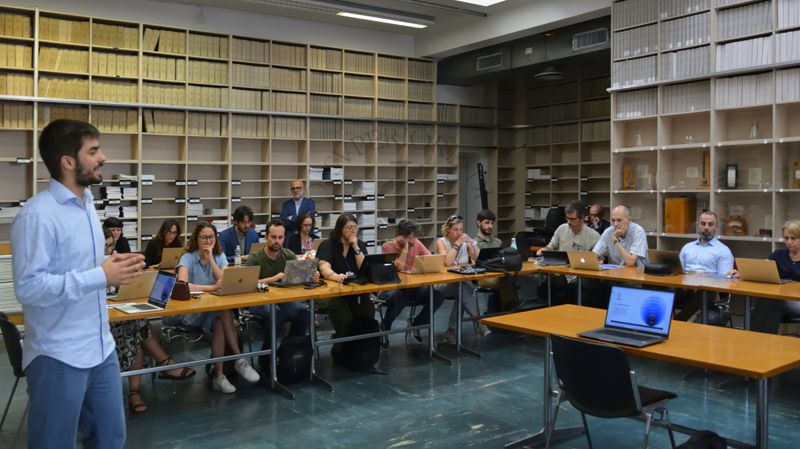 Il Prof. Luigi De Angelis durante l'intervento