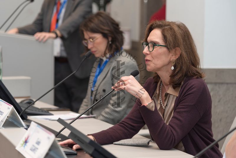 Intervento della Dott.ssa. Francesca Cirulli, Direttrice della Ricerca presso il Centro per le Scienze Comportamentali e la Salute Mentale dell'Istituto Superiore di Sanità (seconda da sinistra)