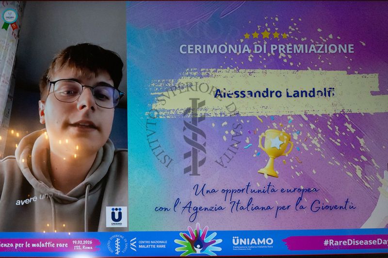 Intervento da remoto di Alessandro Landolfi, vincitore del premio "Una opportunità europea con l'Agenzia Italiana per la gioventù" per uno dei Rare Reels premiati, che raccontano storie di inclusione, resilienza e scienza nell'ambito delle Malattie Rare