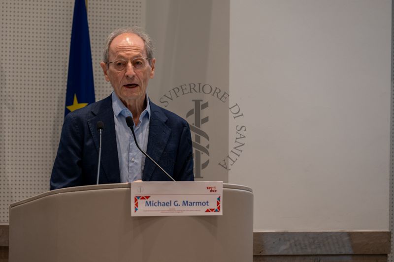 Intervento in Aula Magna dell'ISS di Sir Michael Gideon Marmot, professore di epidemiologia e sanità pubblica presso l'University College di Londra e direttore dell'UCL Intitute of Health Equity