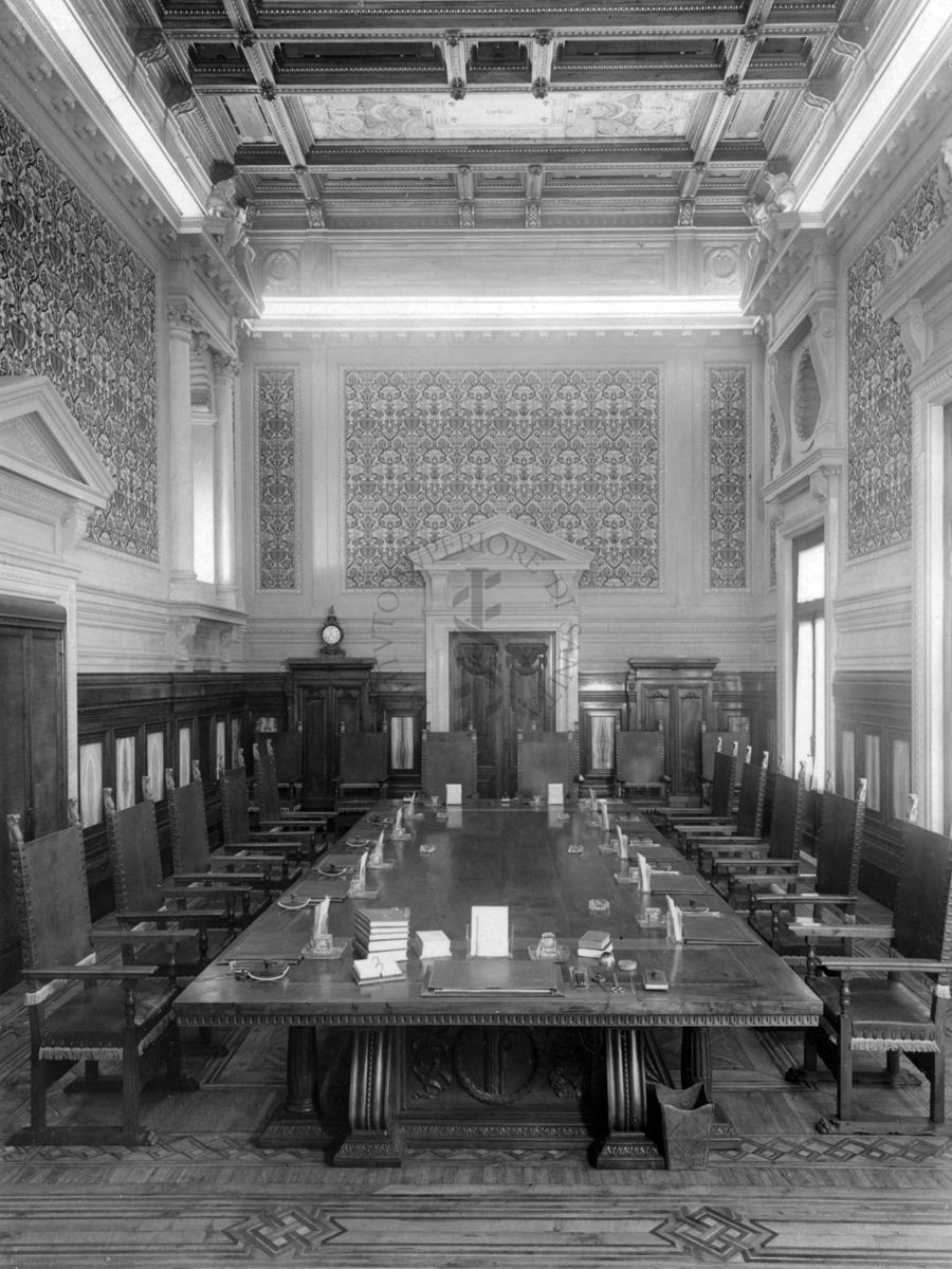 Inquadratura della Sala del Consiglio dei Ministri allestita per la seduta