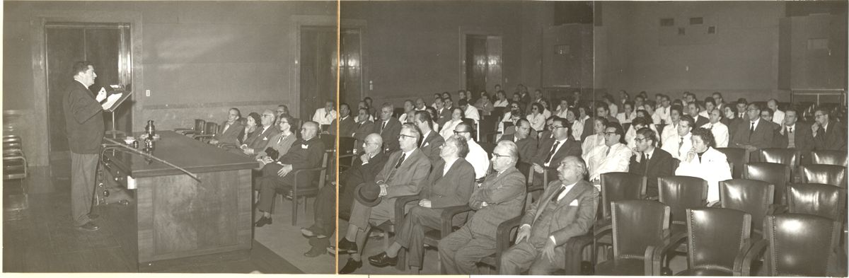 Conferenza del Prof. Rocha e Sylva nell'aula Magna dell'Istituto Superiore di Sanità