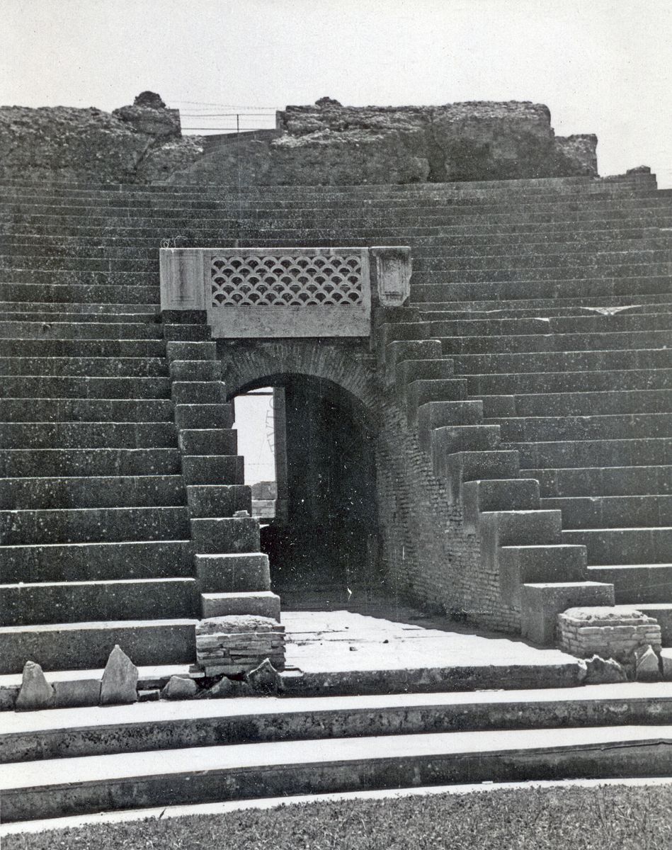 Particolare dell'Anfiteatro di Ostia Antica