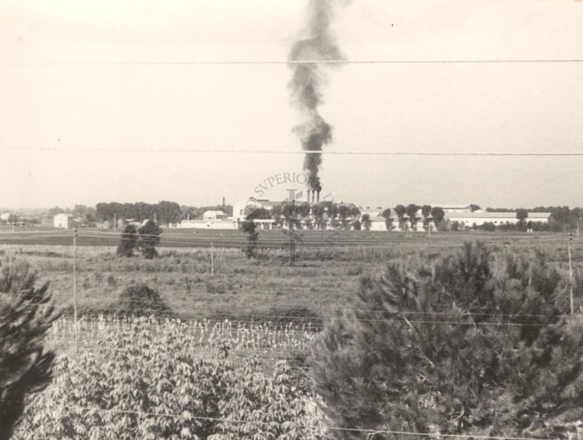 Veduta d'insieme dello zuccherificio della Società Agricola Industriale di Littoria Scalo