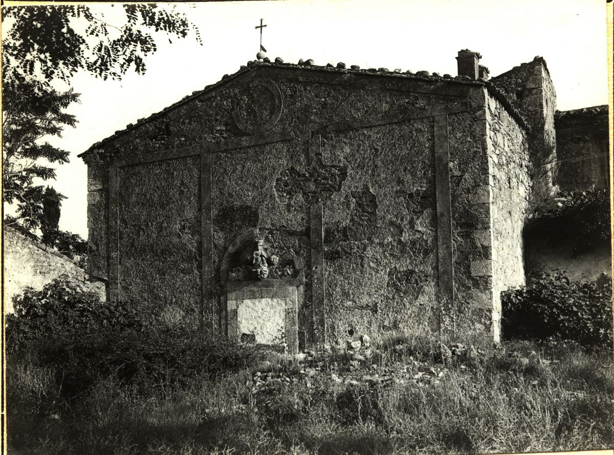 Immagine di Antico Convento di S. Maria degli Angeli. Atella (CS). Ingresso della chiesa.