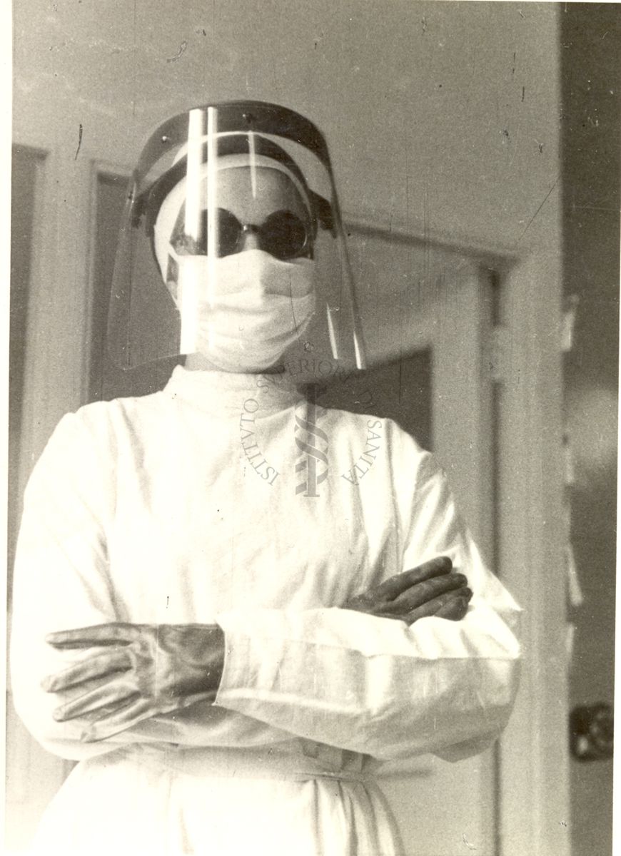 Maschera usata dal personale addetto alla fabbricazione della Penicillina a Toronto.