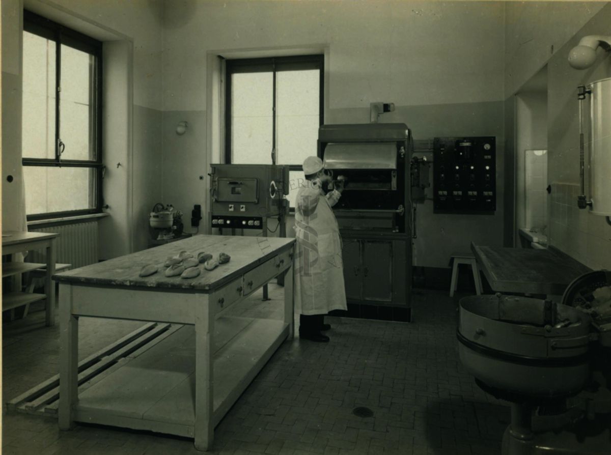 Immagine della sala di panificazione del laboratorio di chimica dell'Istituto di Sanità Pubblica