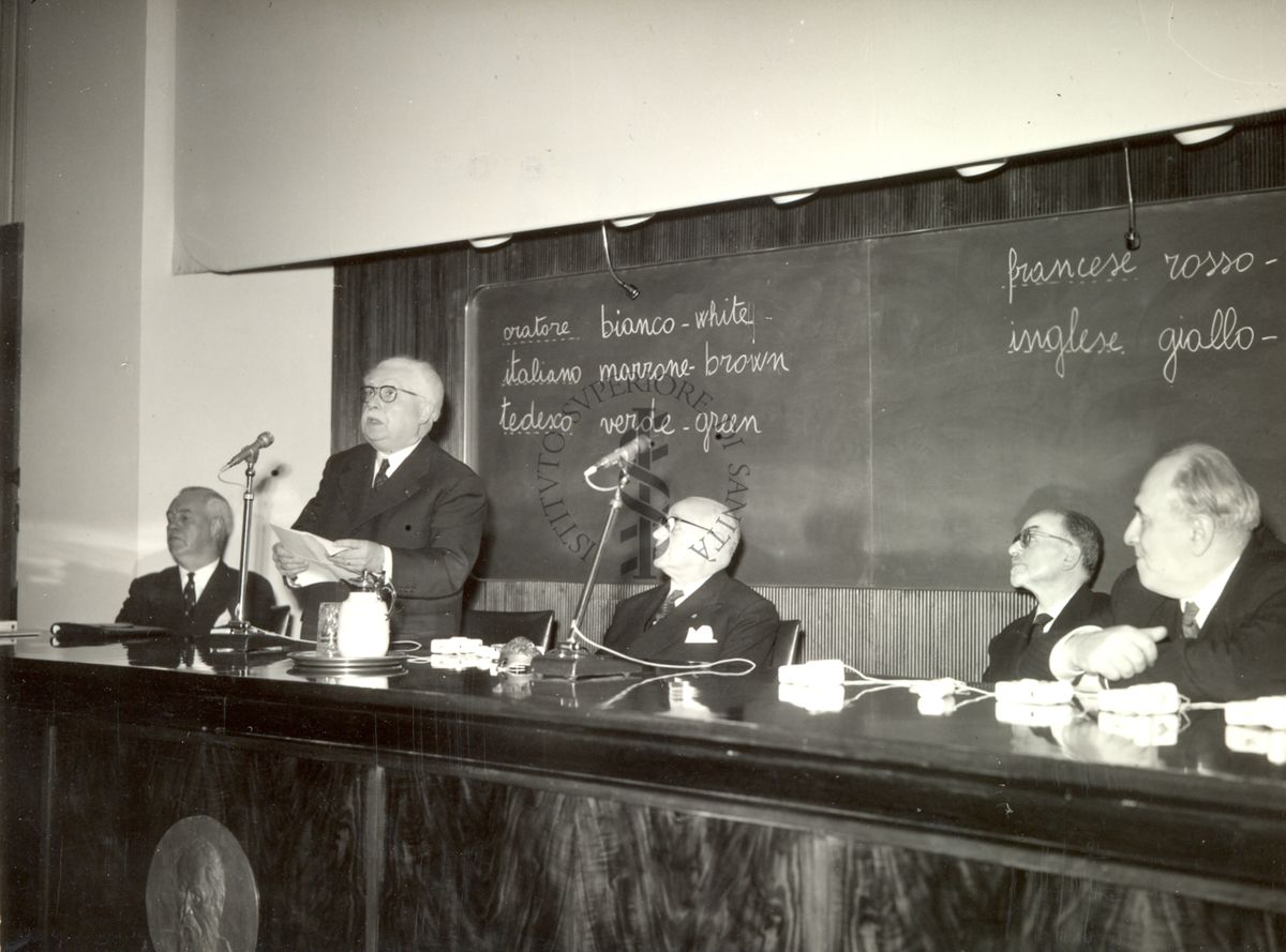 Centenario della Legge Cannizzaro sugli atomi: aula magna, riconoscibile il Prof. Domenico Marotta (seduto al centro)