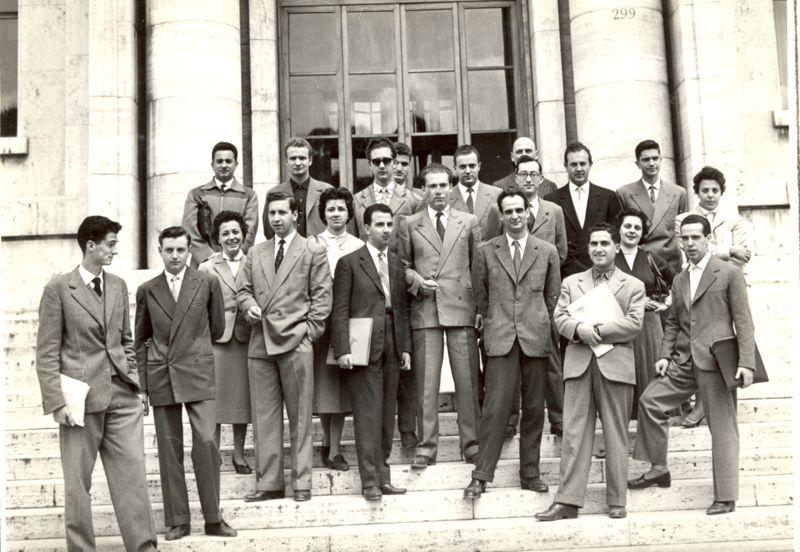 Un gruppo di studenti della facoltà di Chimica pura, in visita all'Istituto Superiore di Sanità