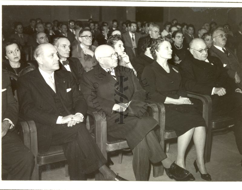 Conferenza del Prof. Hugo Theorell Capo del laboratorio di biochimica dell'Istituto Superiore di Sanità