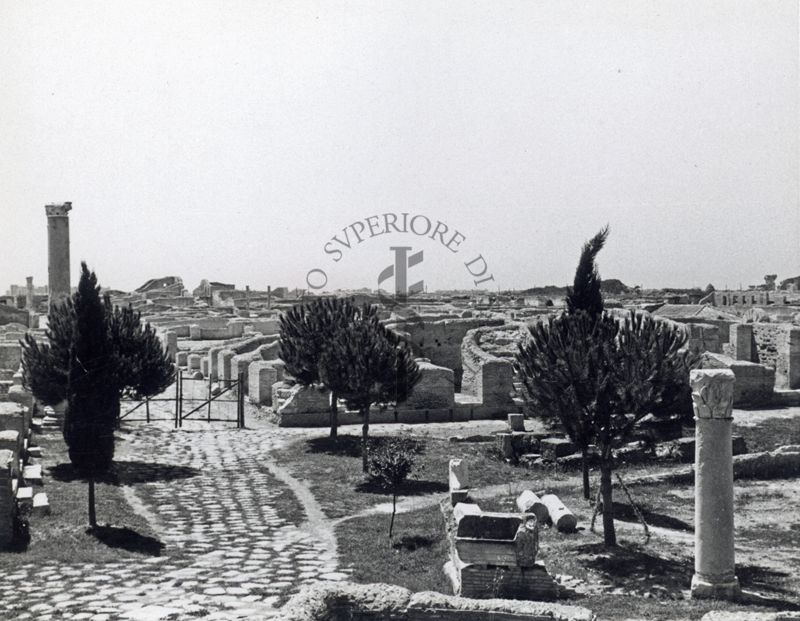 Una strada di Ostia Antica