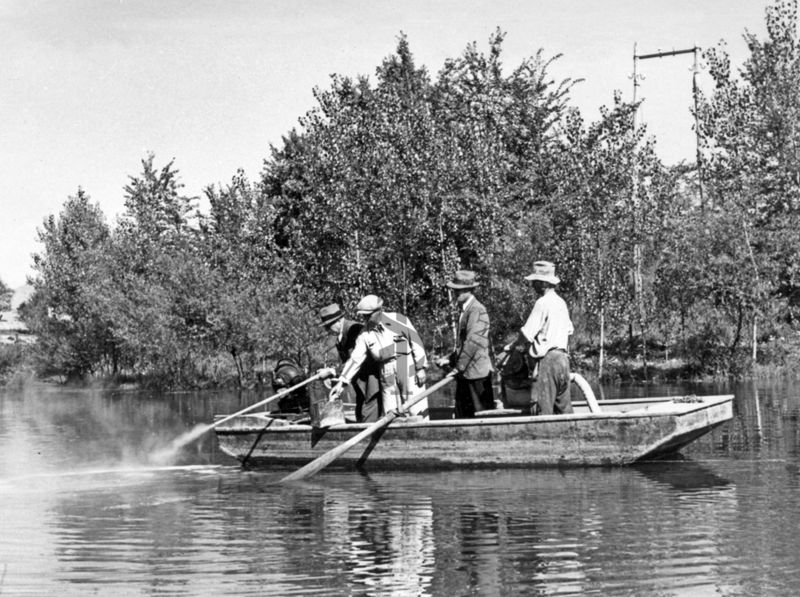 Lago di Isoletta del Liri - spandimento del Verde di Parigi con ventilatore elettrico