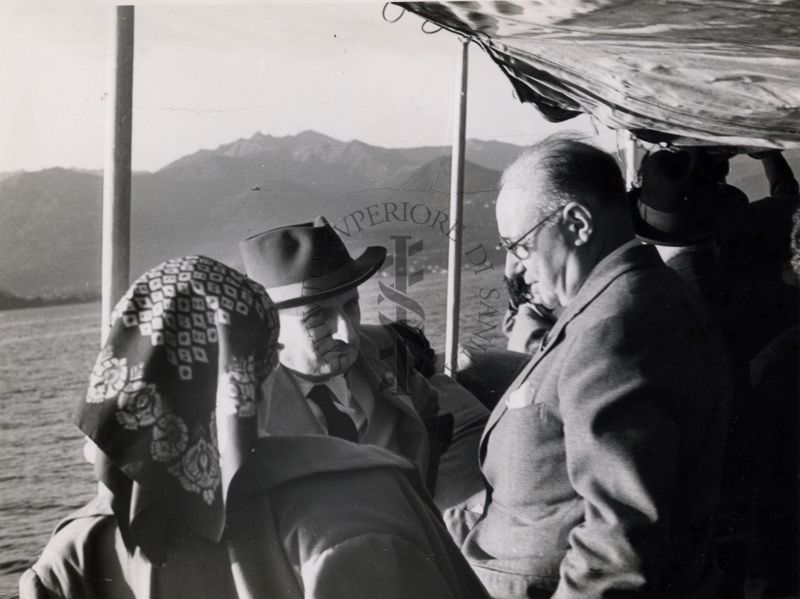 Foto di profilo di Domenico Marotta ripreso su una barca durante la gita sul  Lago Maggiore effettuato in occasione del Congresso internazionale di Chimica tenutosi a Milano