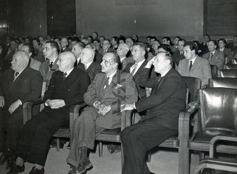 Parte dell'uditorio intento ad ascoltare la conferenza tenuta dal Prof. Igino Spadolini. In prima fila il Dr. Massimo Pantaleoni (primo da destra)