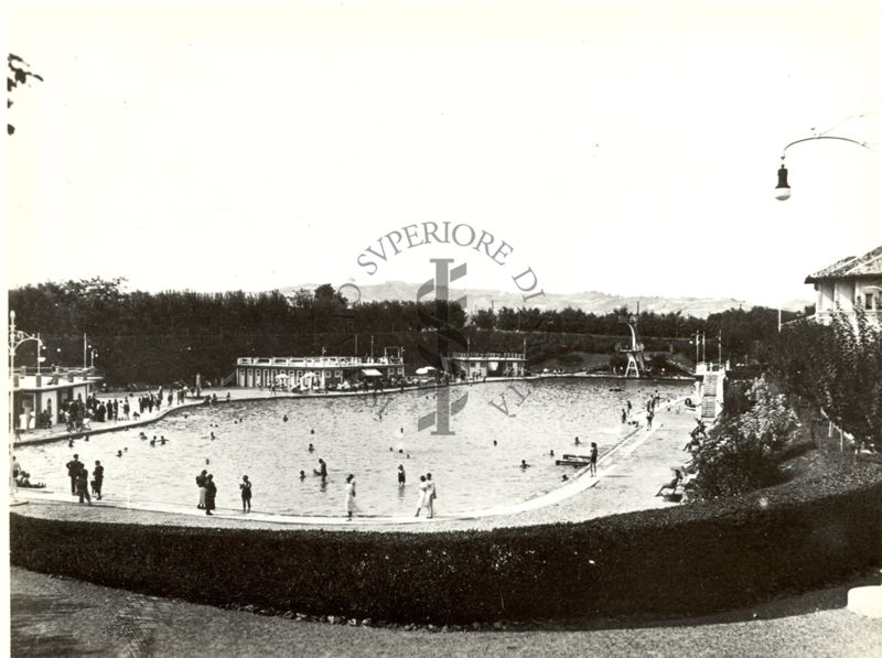 Veduta d'insieme della piscina termale delle Terme di Acqui