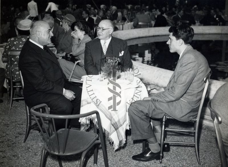 Foto al tavolo di Marotta al IX Congresso internazionale di industria agraria