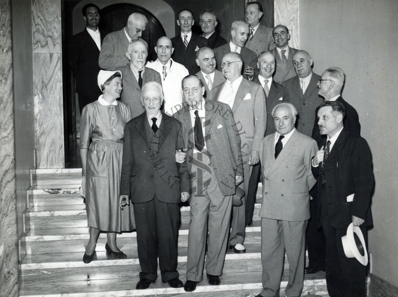 Foto di gruppo dei Senatori in visita all'Istituto Superiore di Sanità