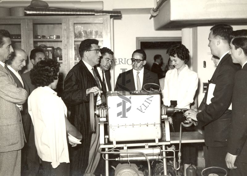 Il gruppo in visita all'Istituto Superiore di Sanità presso i laboratori