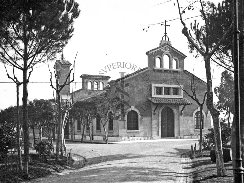 Sanatorio "Benito Mussolini" - la piccola Chiesa.