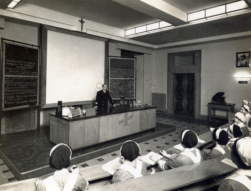 Aula delle lezioni dell'Istituto di Sanità Pubblica