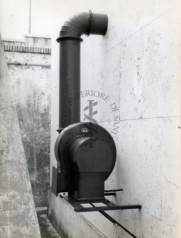 Immagine di un ventilatore raffreddatore del laboratorio di Fisica dell'Istituto di Sanità Pubblica