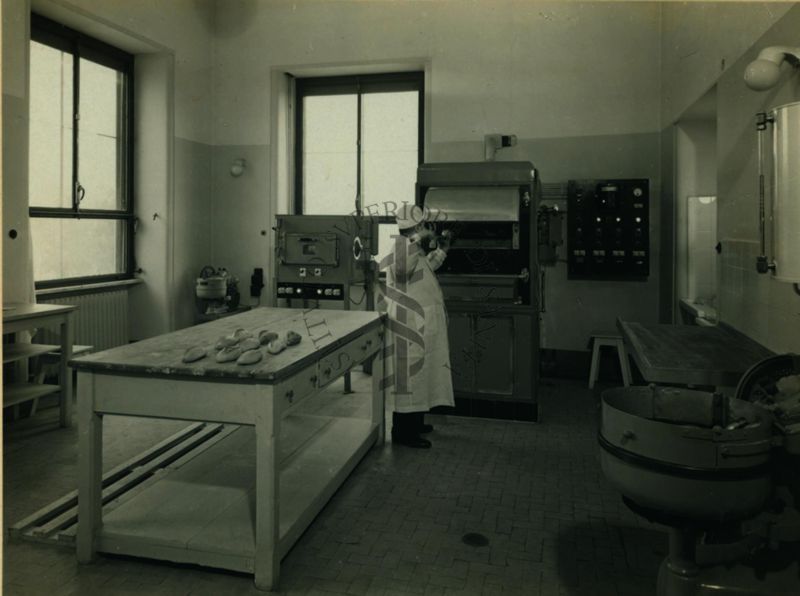 Immagine della sala di panificazione del laboratorio di chimica dell'Istituto di Sanità Pubblica