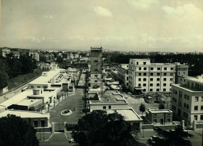 Veduta generale degli stabulari e fabbrica della penicillina, 1958